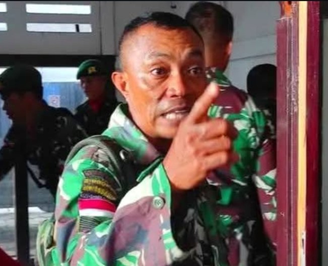 Ayah kandung Prada Lucky, Sersan Mayor Christian Namo meminta tanggung jawab atas dugaan penganiayaan yang dialami anaknya. [Instagram]